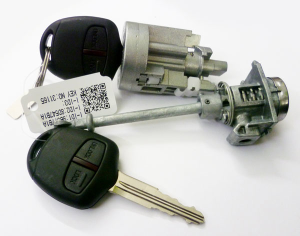 Комплект ключей и замков Mitsubishi 2 кн.http://autokey.zp.ua/ ( Victor ! )